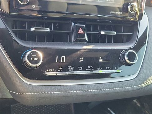 Used 2020 Toyota Corolla SE image 11