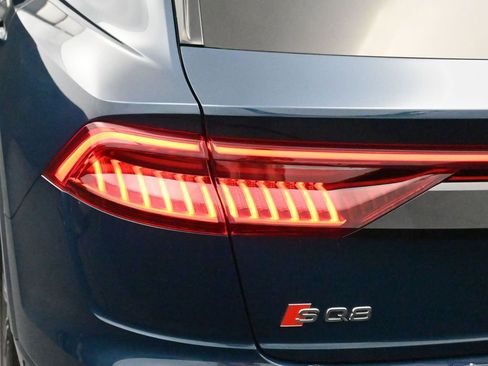 Used 2022 Audi SQ8 Prestige AWD/4WD image 12