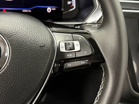 Used 2021 Volkswagen Tiguan SEL w/ 2-Row Tiguan MDO Package image 17