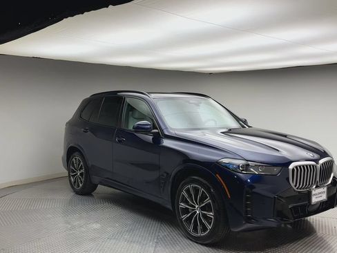 Used 2025 BMW X5 xDrive40i w/ M Sport Package AWD/4WD image 8