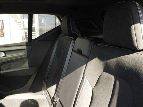 Used 2021 Volvo XC40 P8 Recharge w/ Advanced Package image 45