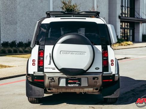 Used 2022 Land Rover Defender 90 X-Dynamic S image 16