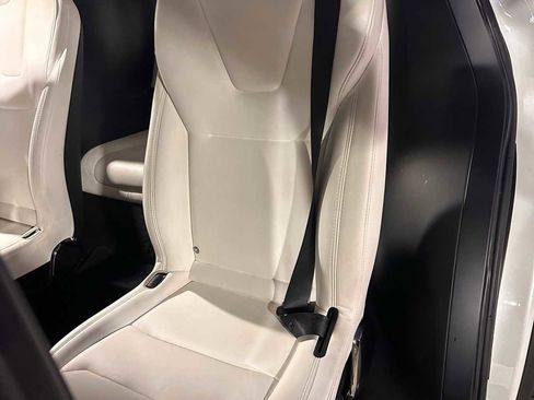 Used 2018 Tesla Model X 100D image 16