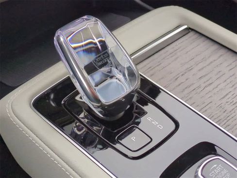 New 2026 Volvo XC90 B6 Ultra image 31