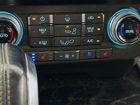 Used 2019 Ford F150 Platinum w/ Equipment Group 701A Luxury image 25