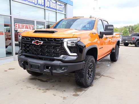New 2026 Chevrolet Silverado 2500 ZR2 w/ ZR2 Bison Edition AWD/4WD image 6