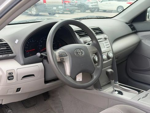 Used 2011 Toyota Camry LE FWD image 19