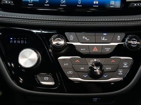 New 2026 Chrysler Pacifica Select image 13