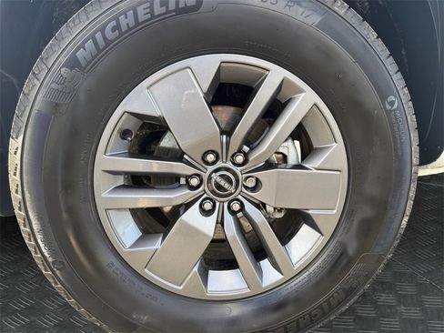 Certified 2025 Nissan Frontier SV image 20