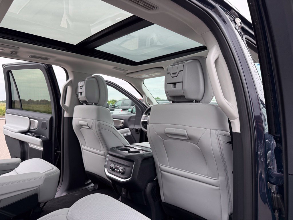 Used 2027 Ford Expedition Platinum RWD image 20