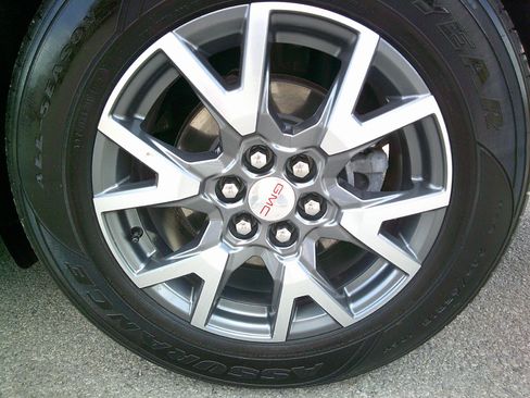 Used 2023 GMC Acadia SLT w/ Preferred Package image 26