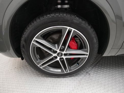 Used 2024 Audi Q5 e Prestige image 26