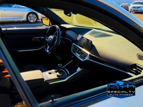Used 2020 BMW 330i Sedan w/ Premium Package image 9