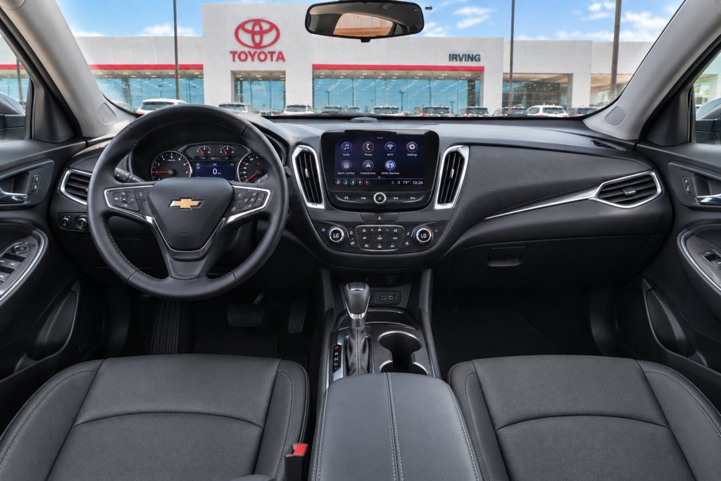 Used 2024 Chevrolet Malibu LT FWD image 16