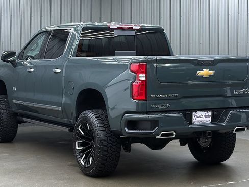 Used 2026 Chevrolet Silverado 1500 High Country w/ High Country Premium Package AWD/4WD image 3