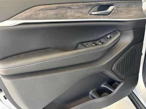 New 2026 Jeep Grand Cherokee Altitude RWD image 10