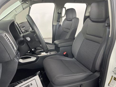 Used 2022 Nissan Frontier SV w/ Technology Package AWD/4WD image 15