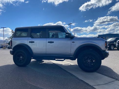 Used 2023 Ford Bronco Wildtrak image 17