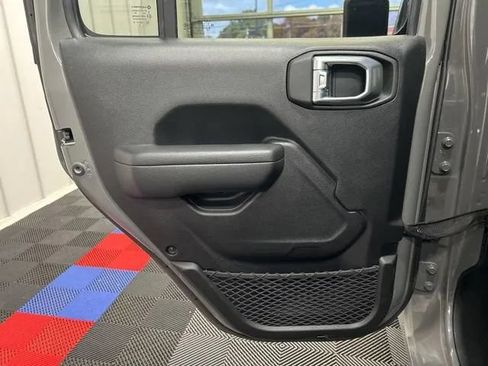 Used 2022 Jeep Wrangler Unlimited Sport AWD/4WD image 13