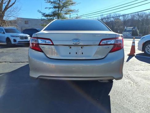 Used 2012 Toyota Camry LE image 4