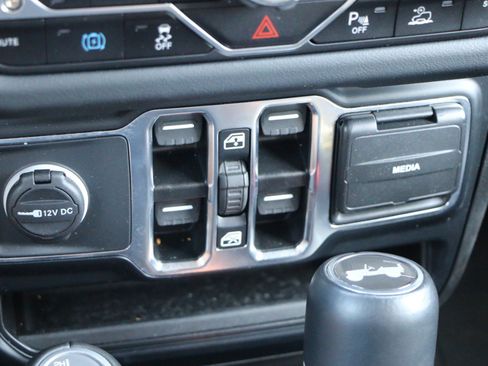 Used 2024 Jeep Wrangler High Altitude AWD/4WD image 22