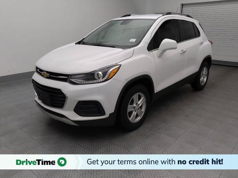 Used 2020 Chevrolet Trax LT w/ LT Convenience Package AWD/4WD image 1