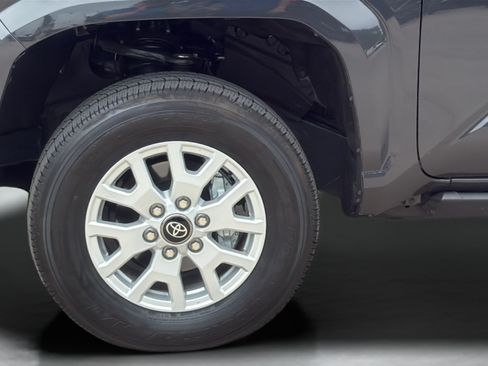 Used 2026 Toyota Tacoma SR5 AWD/4WD image 31
