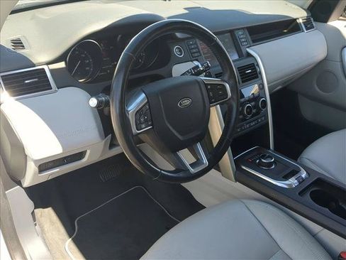 Used 2018 Land Rover Discovery Sport SE AWD/4WD image 10