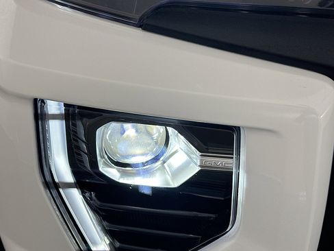 Used 2024 GMC Canyon Elevation w/ Convenience Package image 9