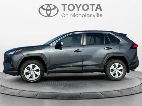 Used 2021 Toyota RAV4 LE FWD image 2