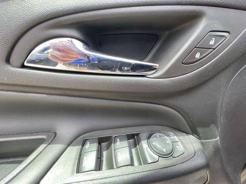 Certified 2024 Chevrolet Equinox LT FWD image 23