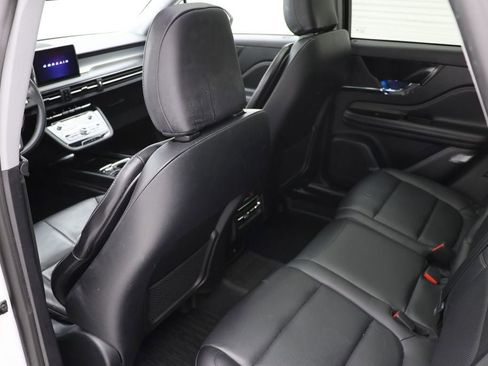 Used 2021 Lincoln Corsair AWD w/ Premium Package image 9