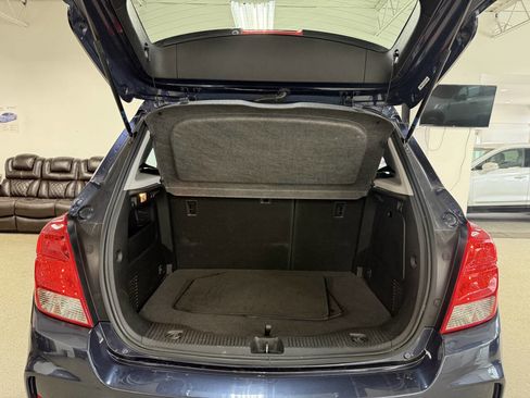 Used 2018 Chevrolet Trax LS image 23