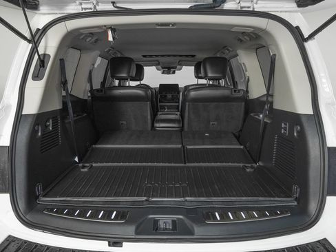 Used 2024 Nissan Armada Platinum w/ Captain's Chairs Package RWD image 12