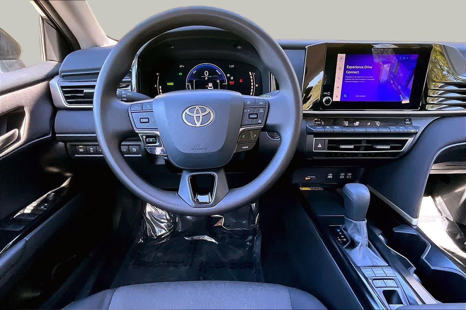 Used 2025 Toyota Camry LE FWD image 6