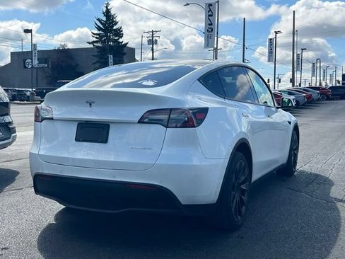 Used 2021 Tesla Model Y Long Range AWD/4WD image 5