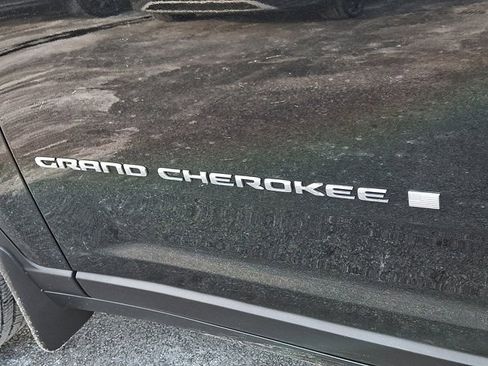 Certified 2023 Jeep Grand Cherokee Limited w/ Luxury Tech Group II image 34