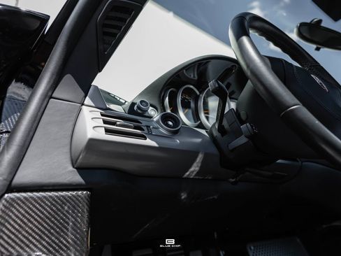 Used 2005 Porsche Carrera GT RWD image 32