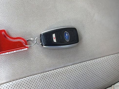 Used 2022 Subaru Ascent Limited w/ Technology Package image 17