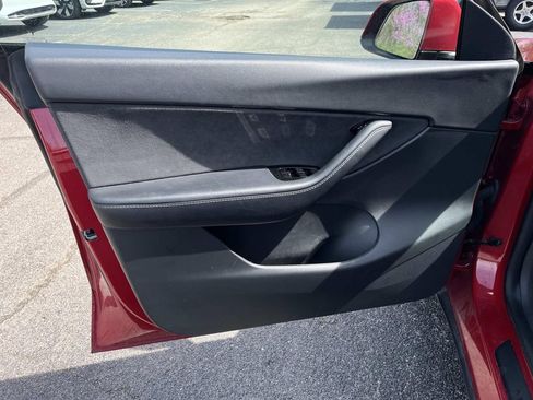 Used 2021 Tesla Model Y Long Range image 24