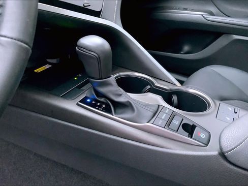 Used 2024 Toyota Camry XSE image 16