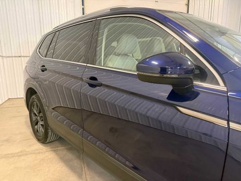 Used 2024 Volkswagen Tiguan SE w/ Panoramic Sunroof Package AWD/4WD image 11