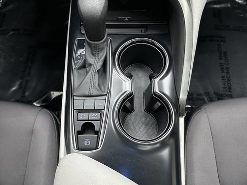 Used 2020 Toyota Camry LE image 27