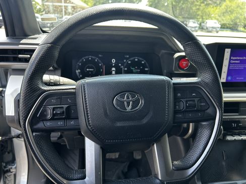 Used 2024 Toyota Tacoma TRD Off-Road AWD/4WD image 10