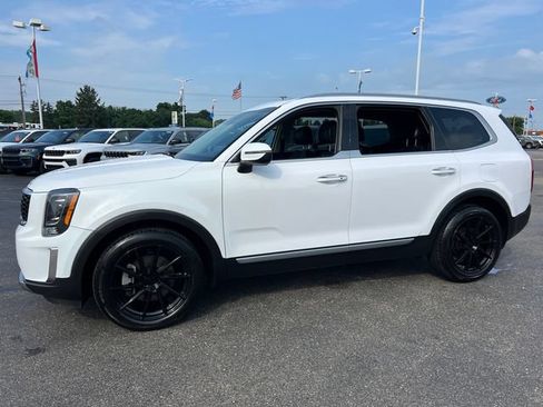 Used 2022 Kia Telluride S AWD/4WD image 3