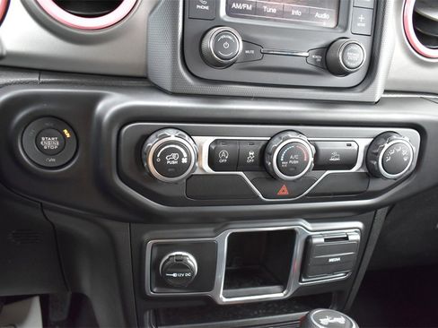 Used 2021 Jeep Wrangler Unlimited Sport image 22