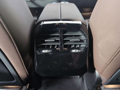 Used 2026 BMW iX xDrive45 image 28