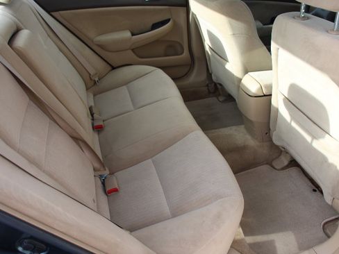 Used 2005 Honda Accord LX image 16