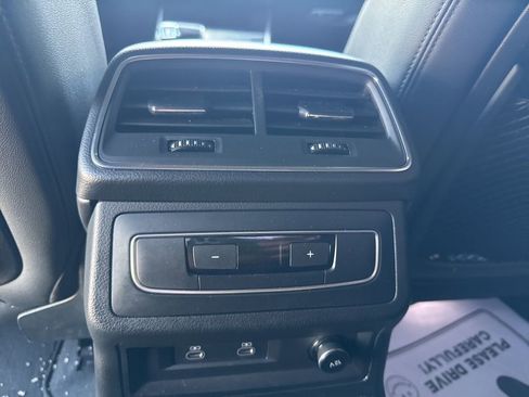 Used 2023 Audi A6 2.0T Premium w/ Convenience Package image 16