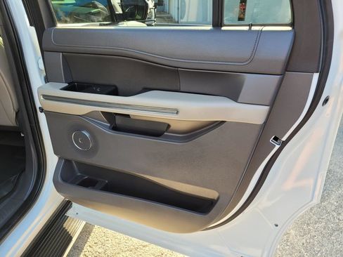 Used 2020 Ford Expedition Max XLT w/ Equipment Group 202A RWD image 11